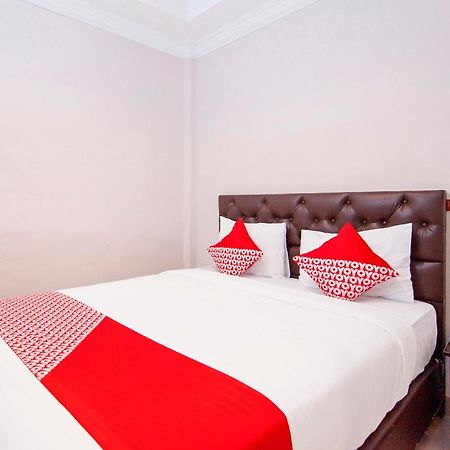Super Oyo 621 Vania Residence Medan Kültér fotó
