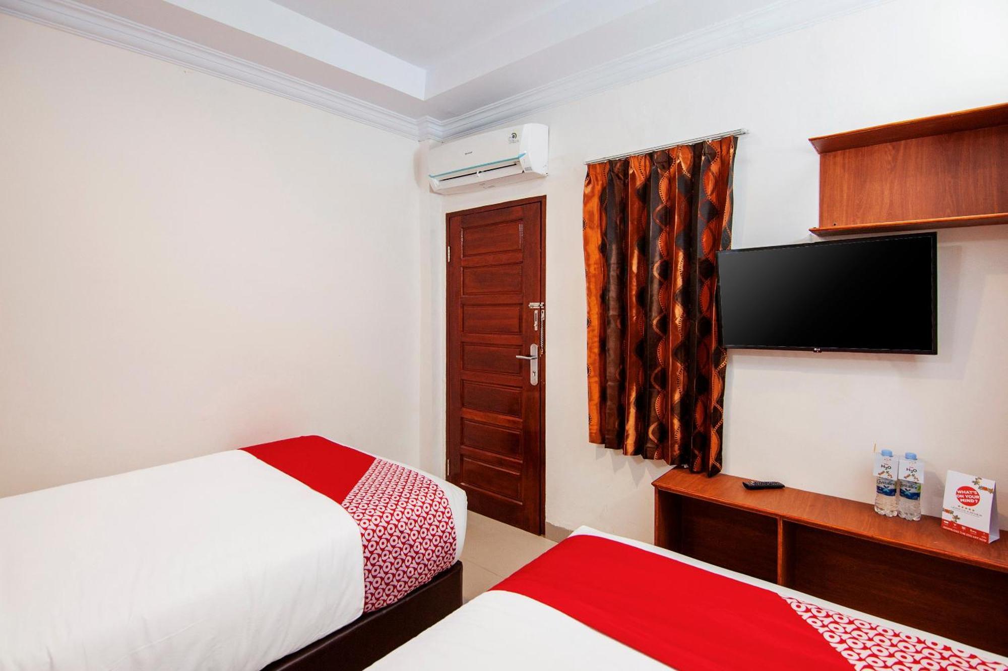Super Oyo 621 Vania Residence Medan Kültér fotó